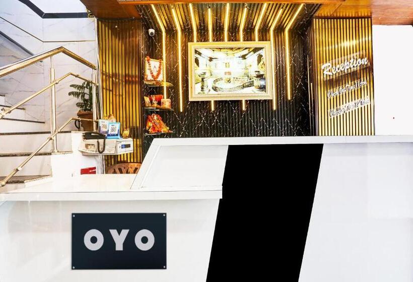 ホテル Oyo Flagship Shri Govindam Palace