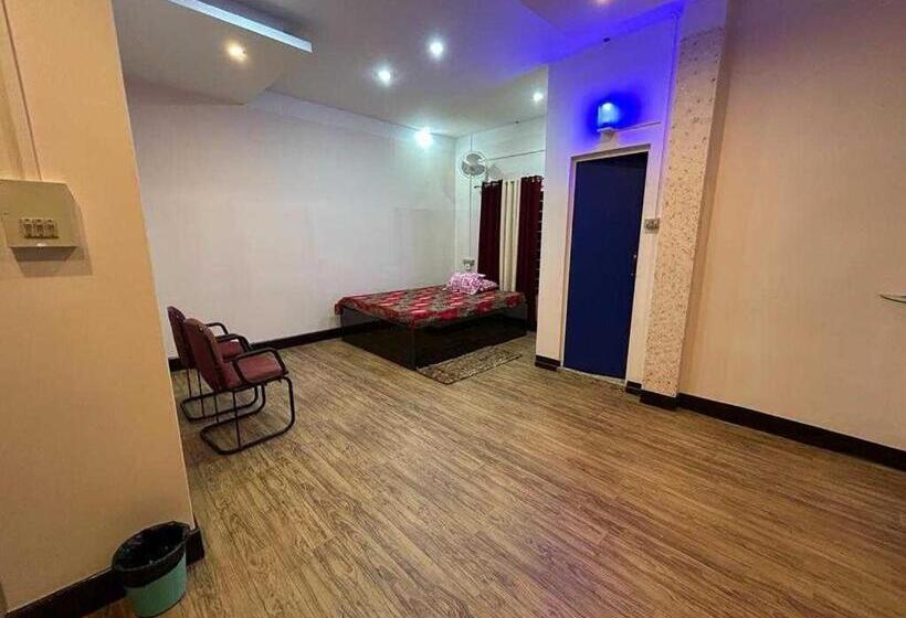 ホテル Oyo Ganapati Bhawan Homestay