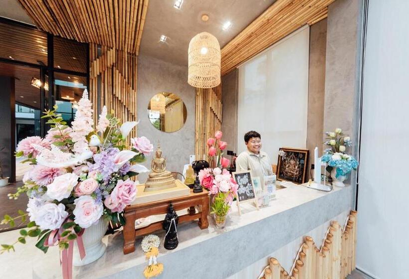 בית מלון כפרי Phu Sakon Ville