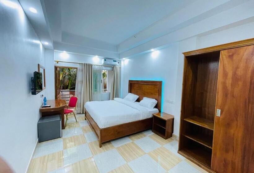 هتل Pulickal Heights