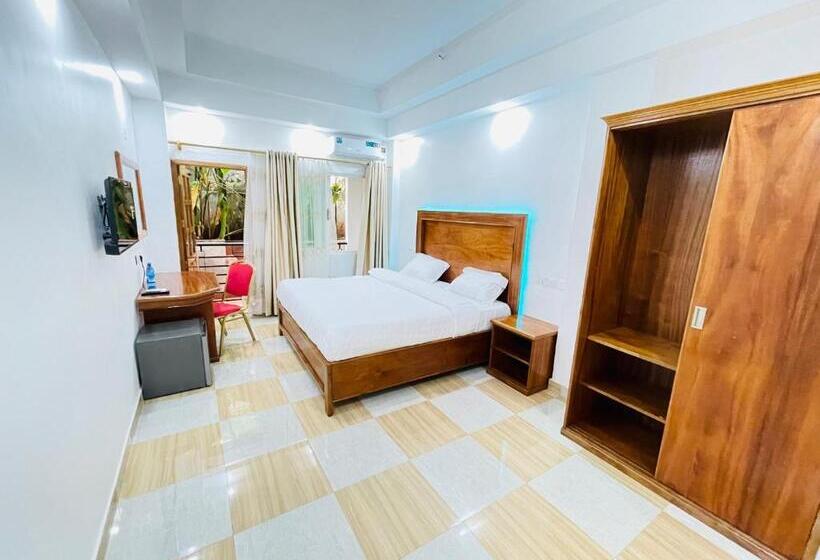 هتل Pulickal Heights