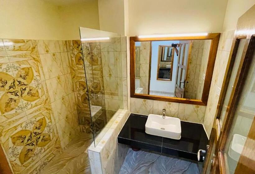 هتل Pulickal Heights