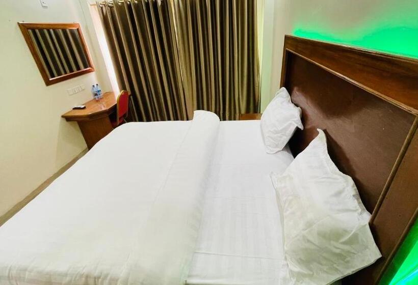 هتل Pulickal Heights