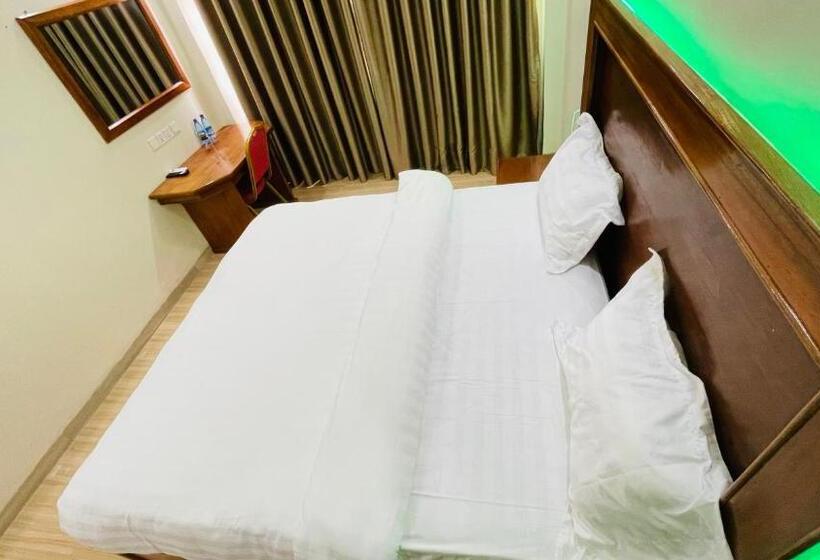 هتل Pulickal Heights