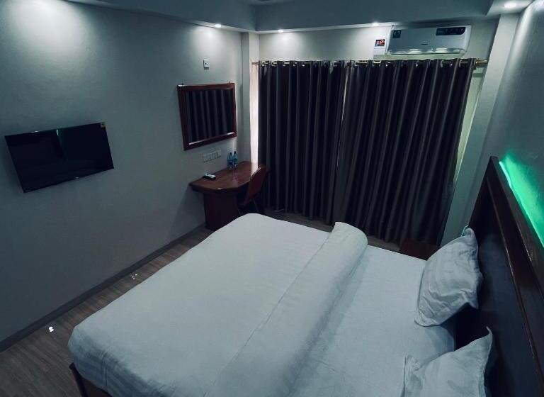 هتل Pulickal Heights