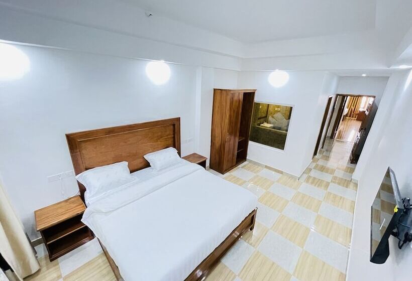 هتل Pulickal Heights