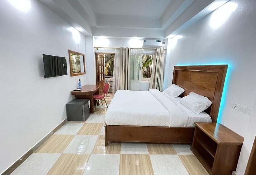 هتل Pulickal Heights