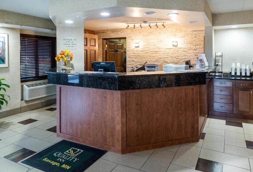 호텔 Quality Inn