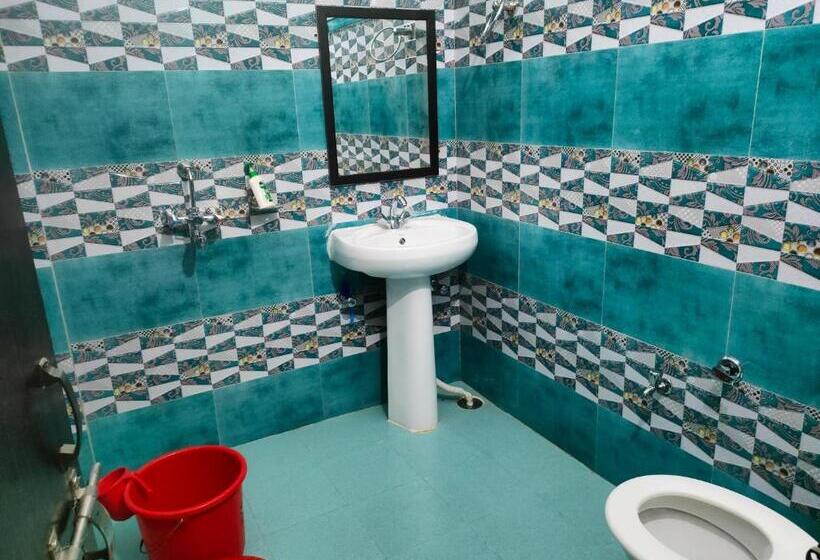 فندق Rishabh And Banquet Hall