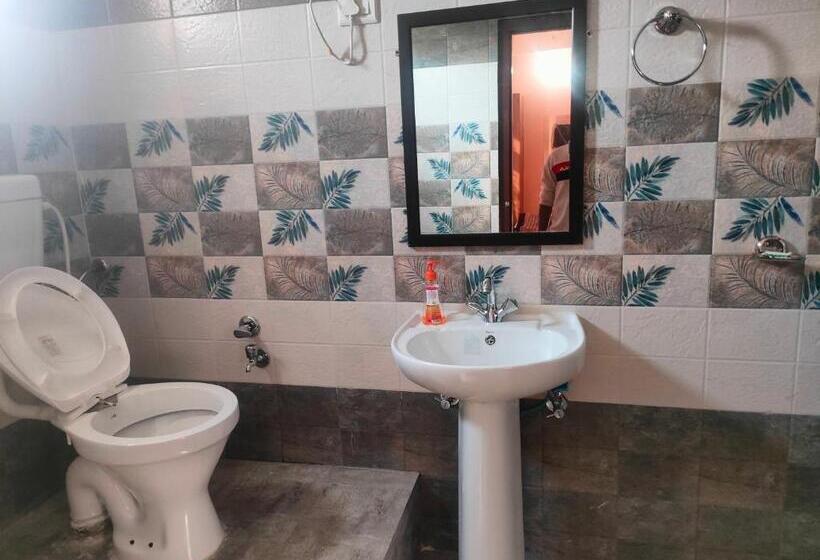 فندق Rishabh And Banquet Hall