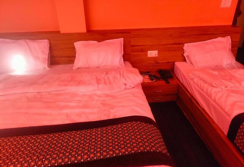 فندق Rishabh And Banquet Hall