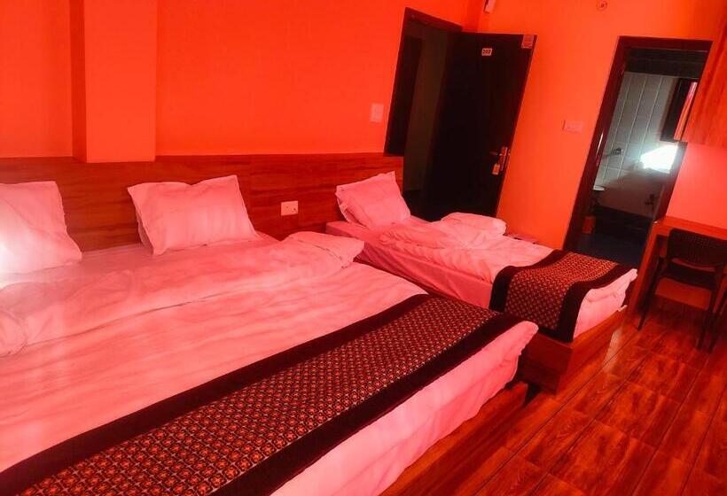 فندق Rishabh And Banquet Hall