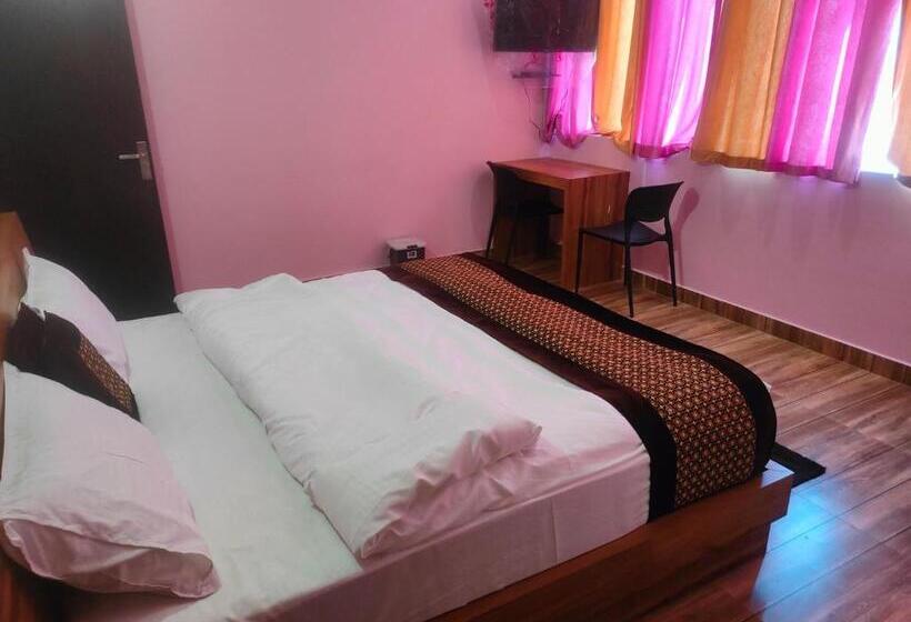 فندق Rishabh And Banquet Hall