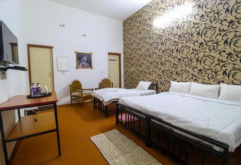 בית מלון כפרי Saalwood Safari Lodge