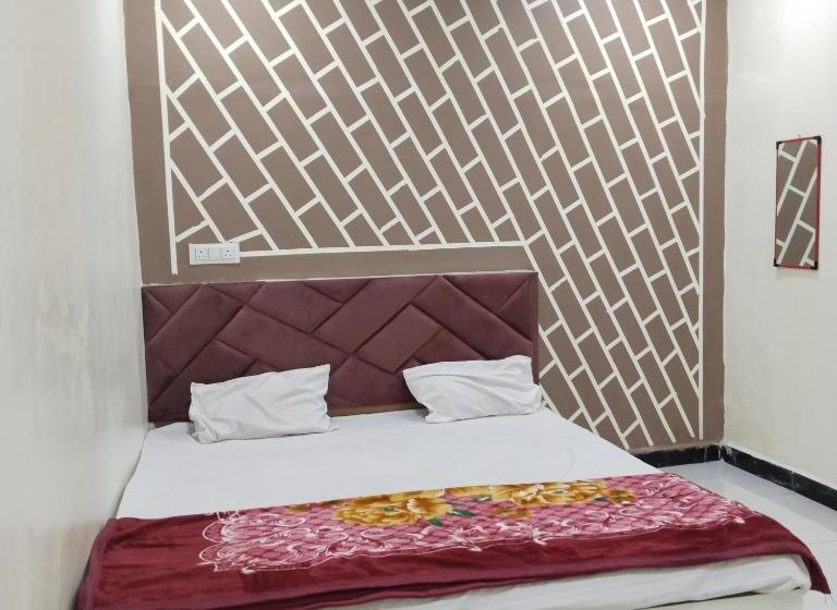 فندق Shree Gajanand Palace