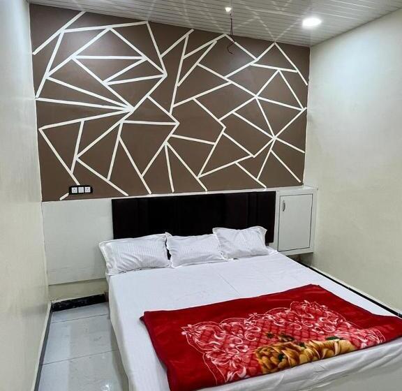 فندق Shree Gajanand Palace