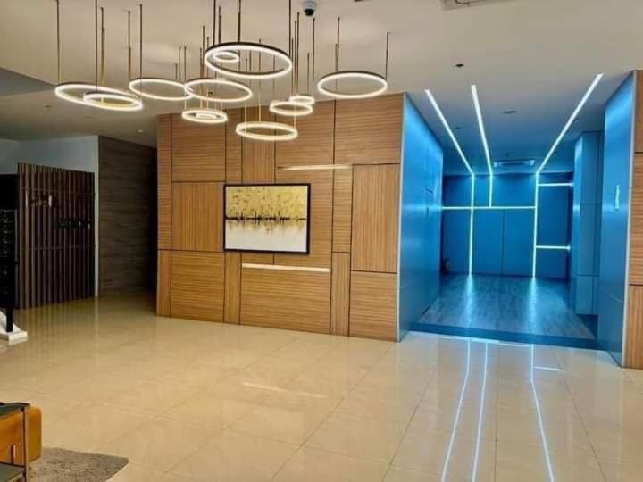 هتل Six Floor Room 624, Ama Tower Residences