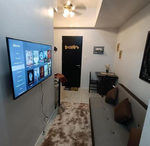 هتل Six Floor Room 624, Ama Tower Residences