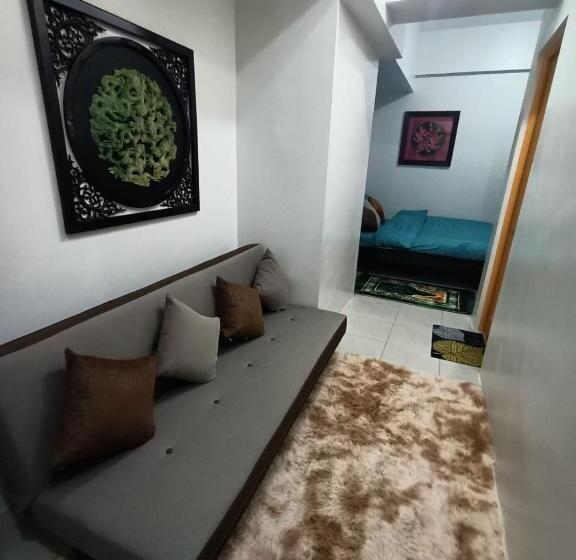 هتل Six Floor Room 624, Ama Tower Residences