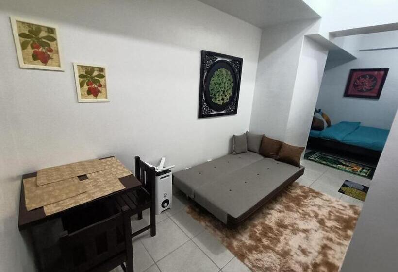 هتل Six Floor Room 624, Ama Tower Residences