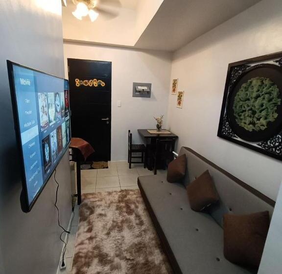 هتل Six Floor Room 624, Ama Tower Residences