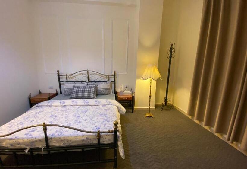 هتل The 1st Night