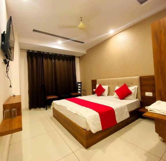 ホテル Asia Holiday Kasol