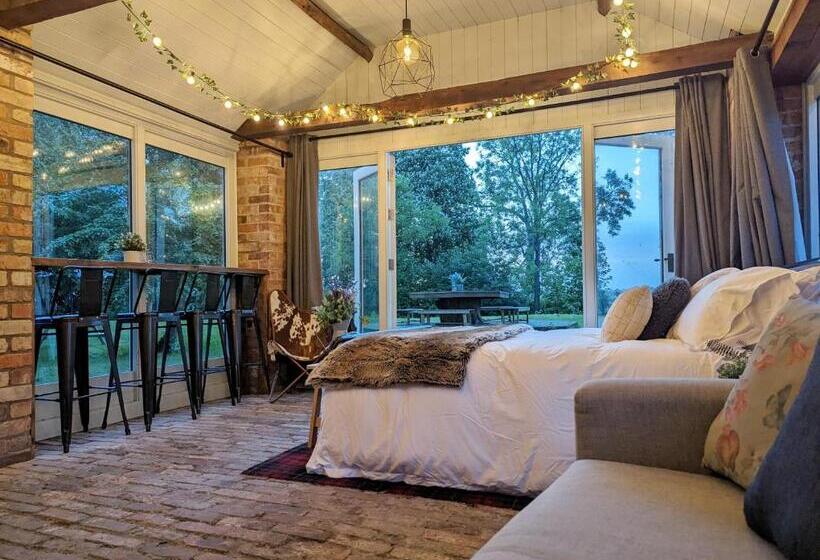 酒店 The Old Forge