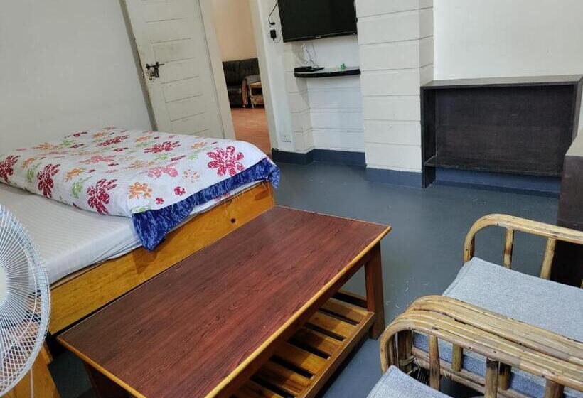 호텔 The Shillongs Hills