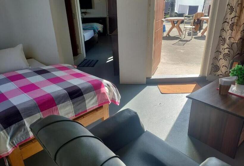 호텔 The Shillongs Hills