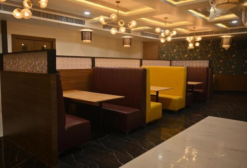 호텔 Vinayak International