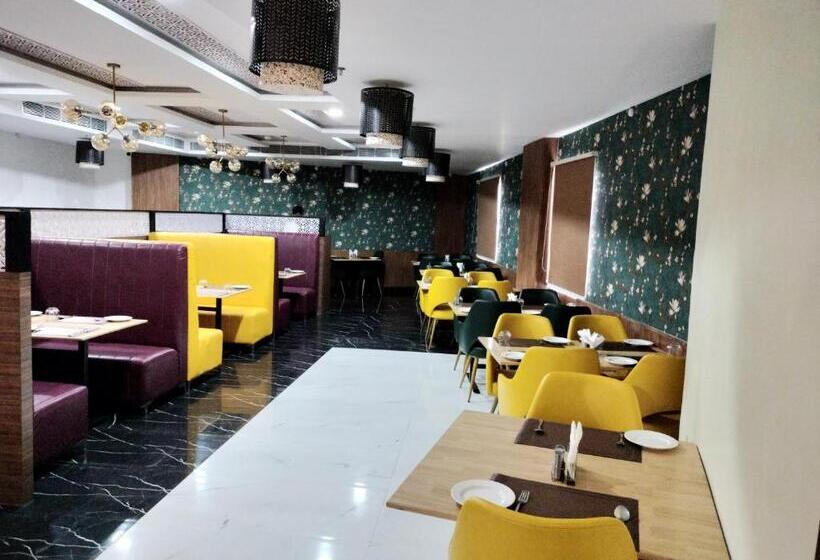 호텔 Vinayak International