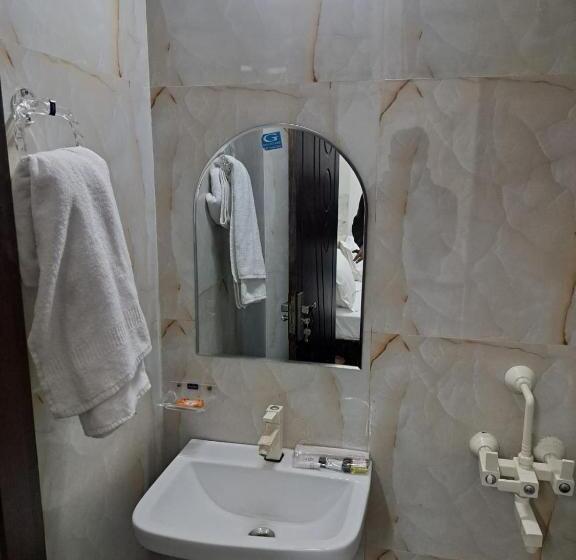 Отель Vraj Anand By Wb Inn