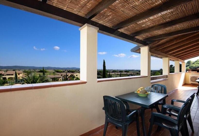 Isa Apartments 4 Beds, First Floor With Private Outdoor Area, In Residence With Swimming Pool