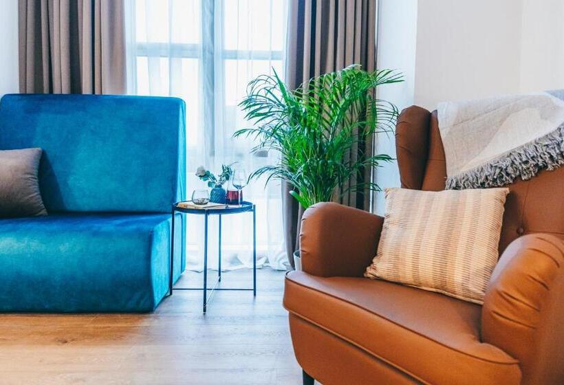 Lively Weiße Dame Gronau