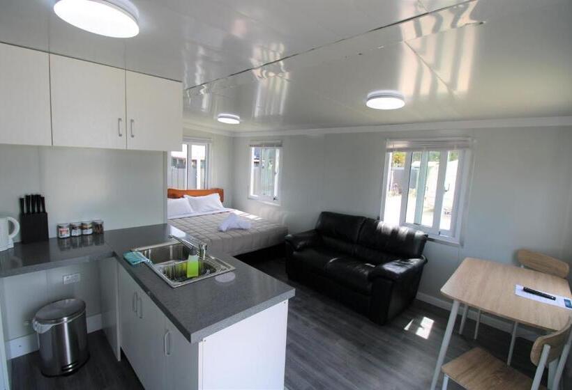 모텔 Queen Street Holiday Park