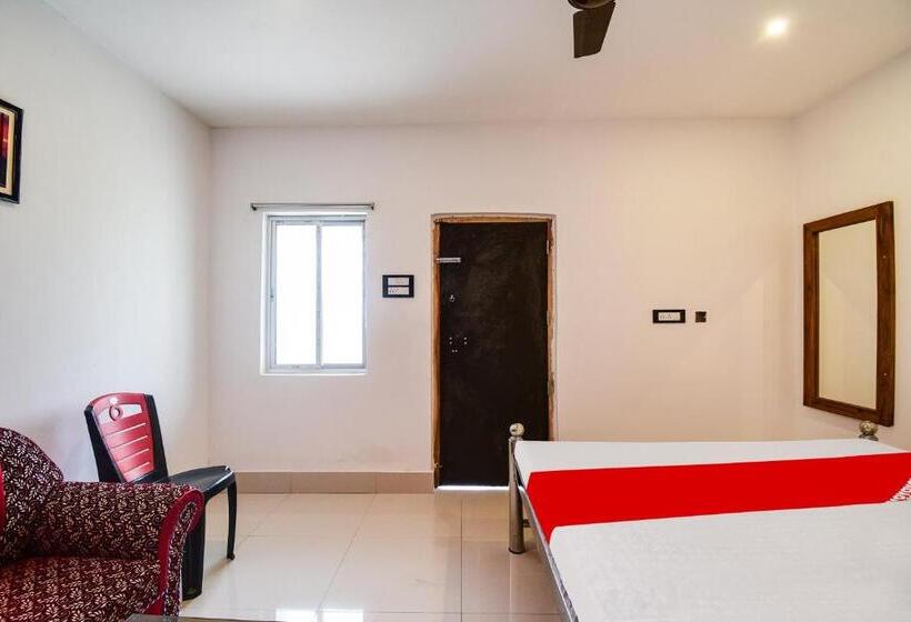 Hotel O Mango Leaf Hotel & Restaurant