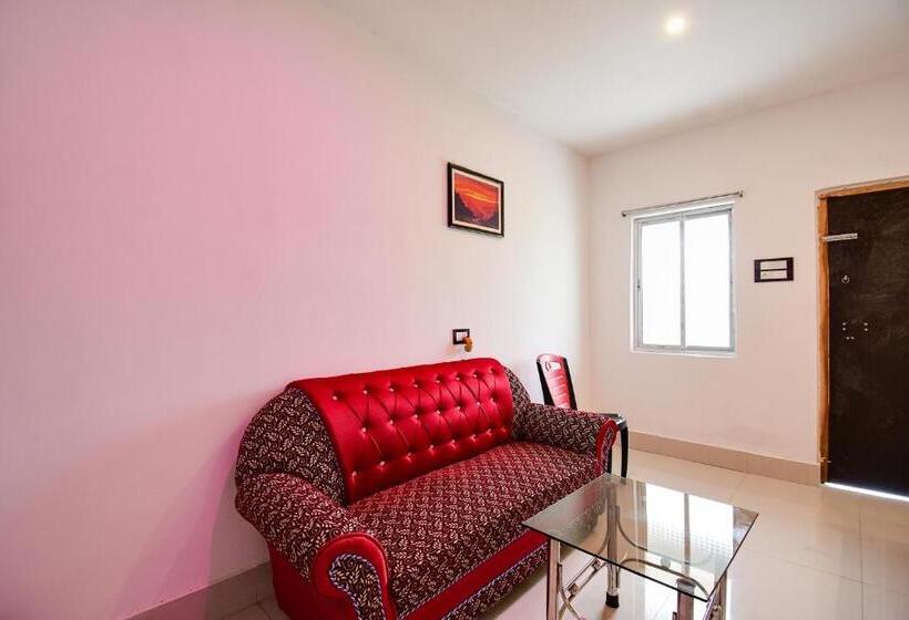 Hotel O Mango Leaf Hotel & Restaurant