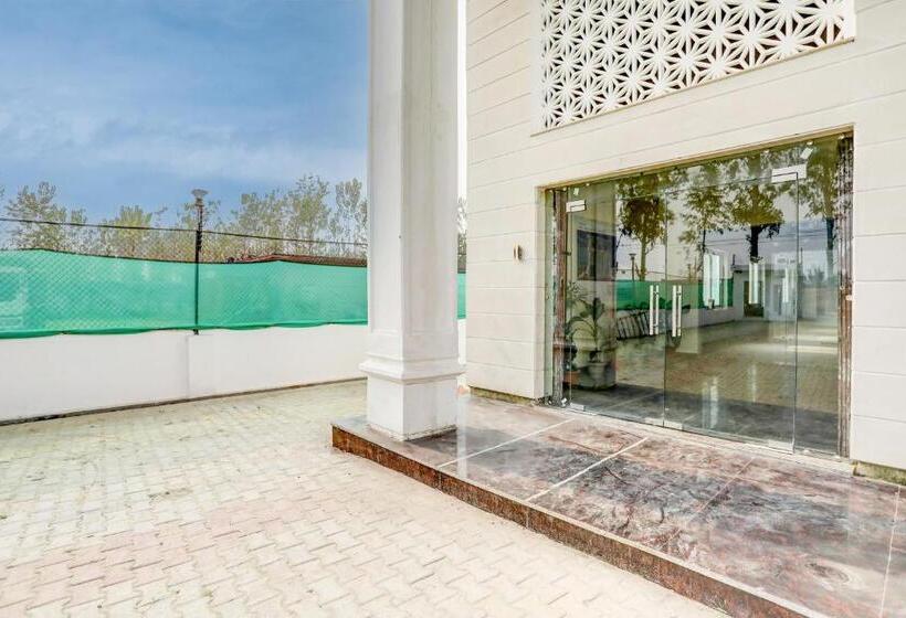 Oyo Hotel Ganga Safari