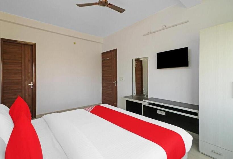 Oyo Hotel Safari Inn