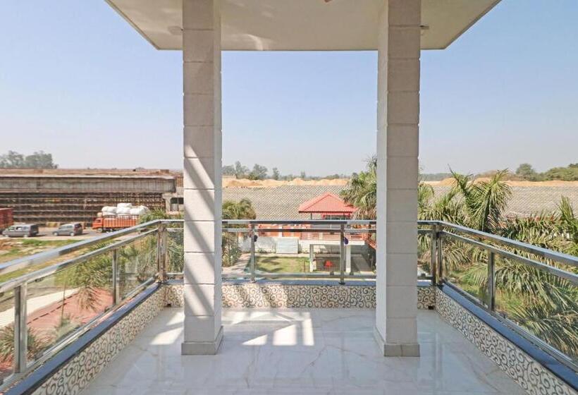 Oyo Hotel Safari Inn