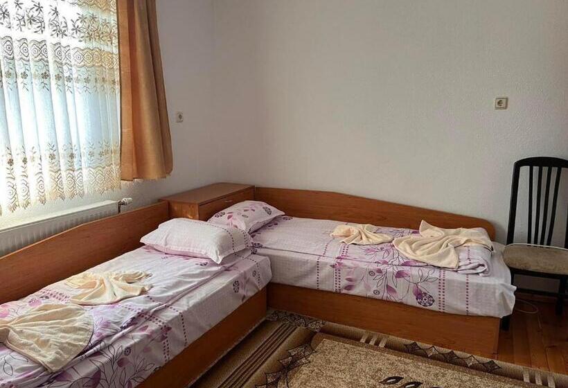 Panzió стаи за гости маврикови