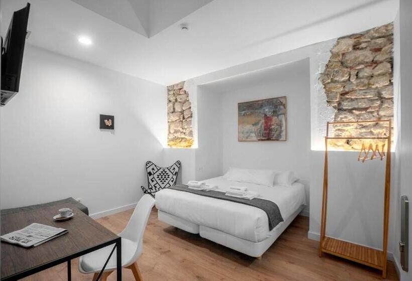 بنسيون 32 De Agostos