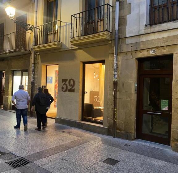 بنسيون 32 De Agostos