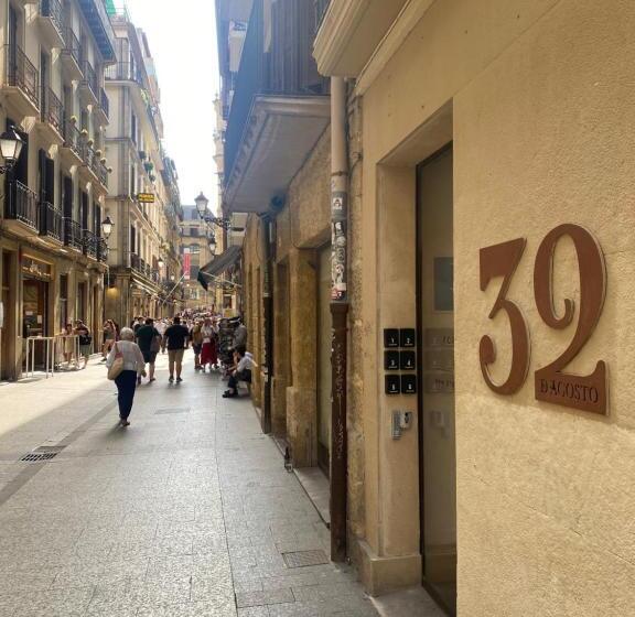 پانسیون 32 De Agostos