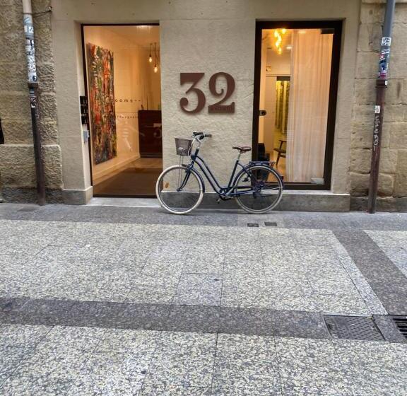 بنسيون 32 De Agostos