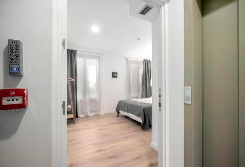 پانسیون 32 De Agostos