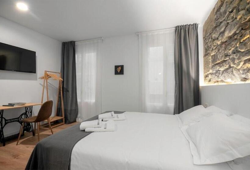 بنسيون 32 De Agostos