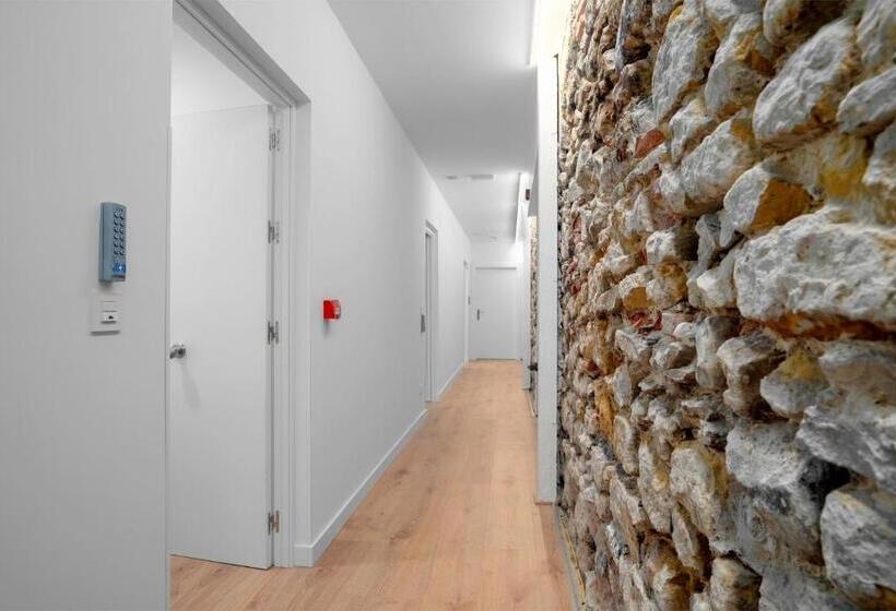 بنسيون 32 De Agostos