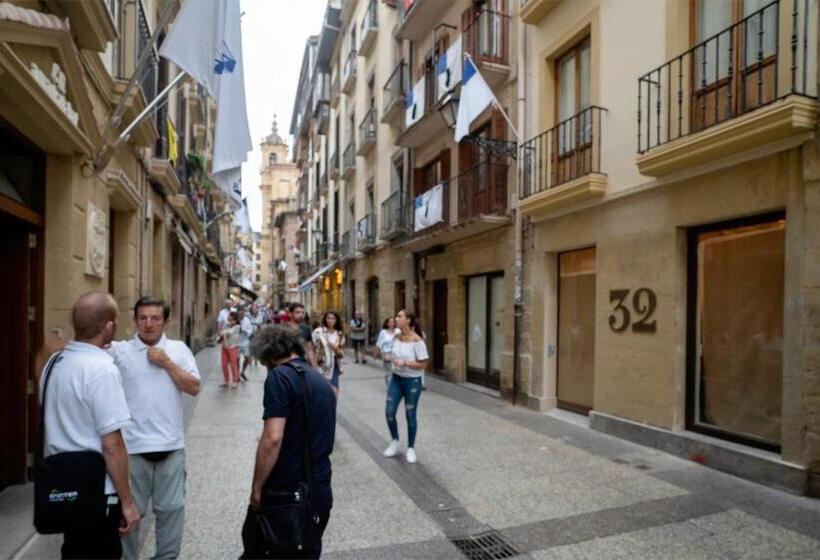 بنسيون 32 De Agostos